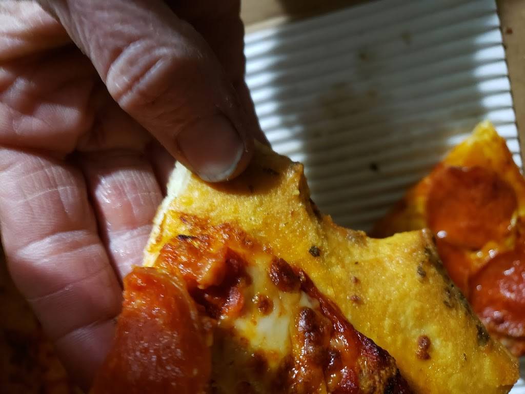 Pizza Hut | meal takeaway | 4318 Grand Haven Rd, Muskegon, MI 49441, USA | 2317984511 OR +1 231-798-4511