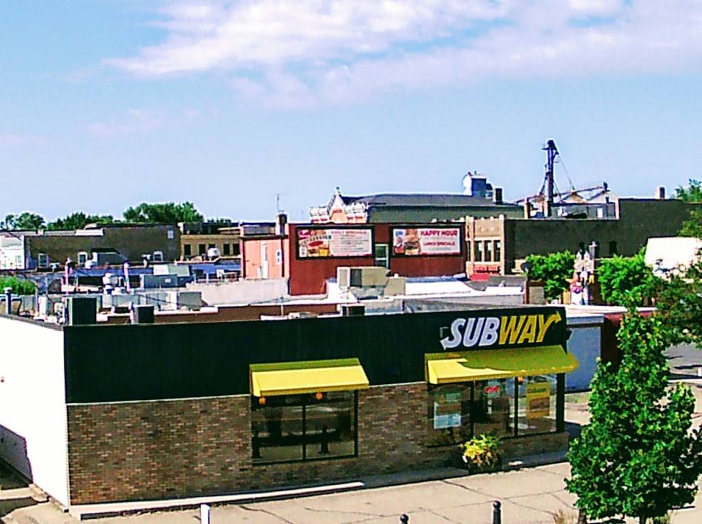 Subway Restaurants | restaurant | 300 Elm St, Farmington, MN 55024, USA | 6514632487 OR +1 651-463-2487