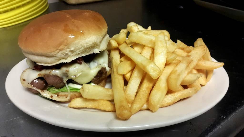 Haluche Restaurant & Burgers | restaurant | 4819 N Dixie Hwy, Deerfield Beach, FL 33441, USA | 9547082185 OR +1 954-708-2185