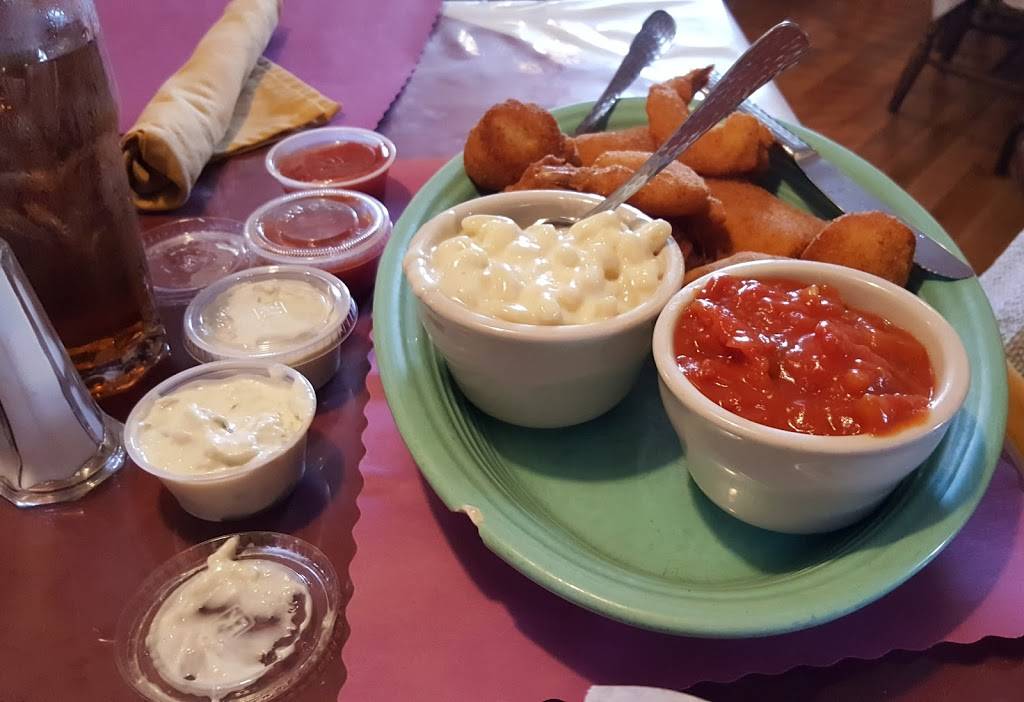 Giannottis Country Manor | restaurant | 3118 Pricetown Rd, Fleetwood, PA 19522, USA | 6109292860 OR +1 610-929-2860