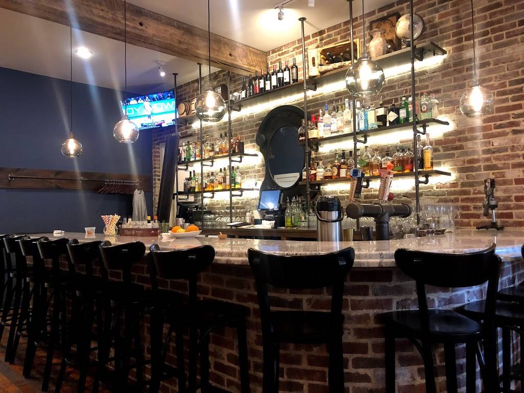 Grit Restaurant | restaurant | 2 Town Square Lane, Taylor, MS 38673, USA | 6626383922 OR +1 662-638-3922