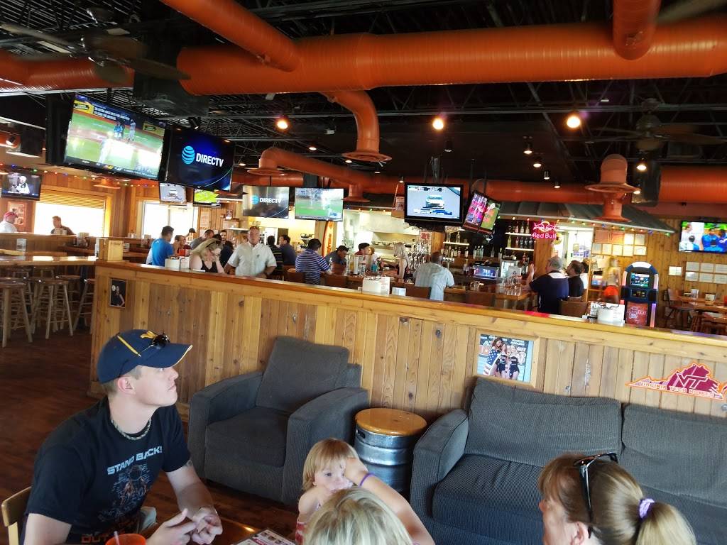 Hooters | restaurant | 14441 Brookfield Tower Dr, Chantilly, VA 20151, USA | 7033787426 OR +1 703-378-7426