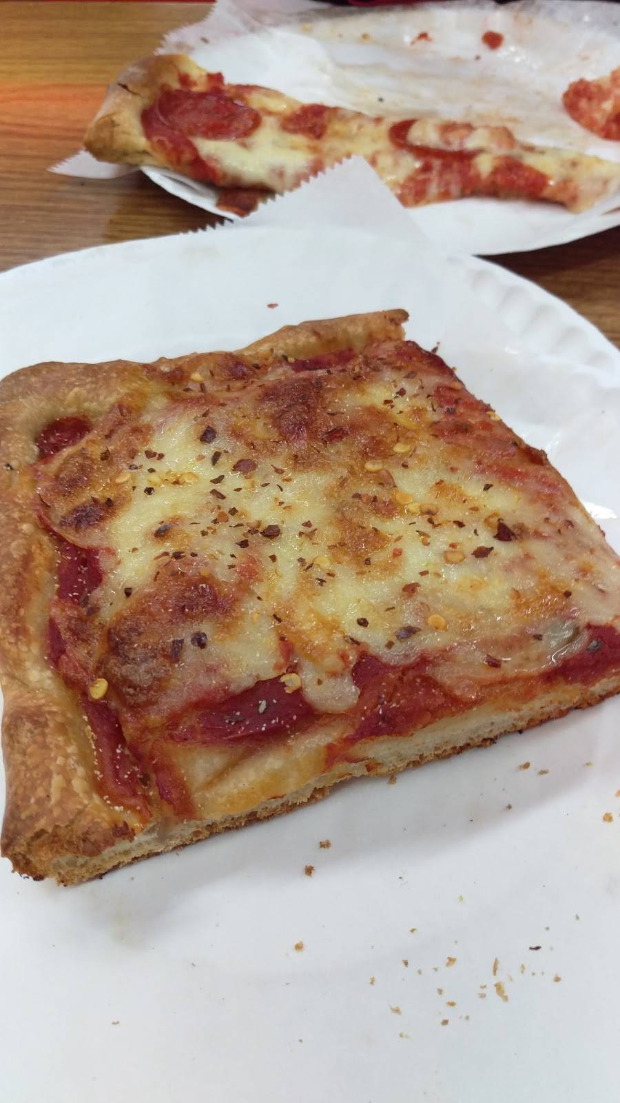 Glendale Pizza | restaurant | 6827 Myrtle Ave, Glendale, NY 11385, USA | 7183668313 OR +1 718-366-8313