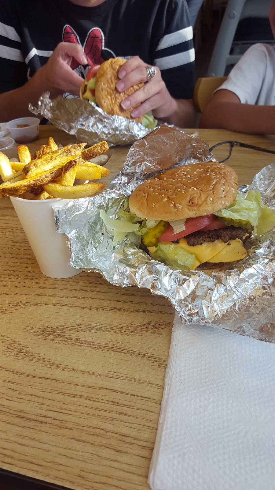 Five Guys | meal takeaway | 768 Ikea Ct, West Sacramento, CA 95605, USA | 9167375680 OR +1 916-737-5680