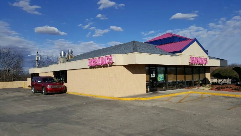 Braums Ice Cream & Burger Restaurant | restaurant | 1526 W Broadway Ave, Sulphur, OK 73086, USA | 5806223993 OR +1 580-622-3993