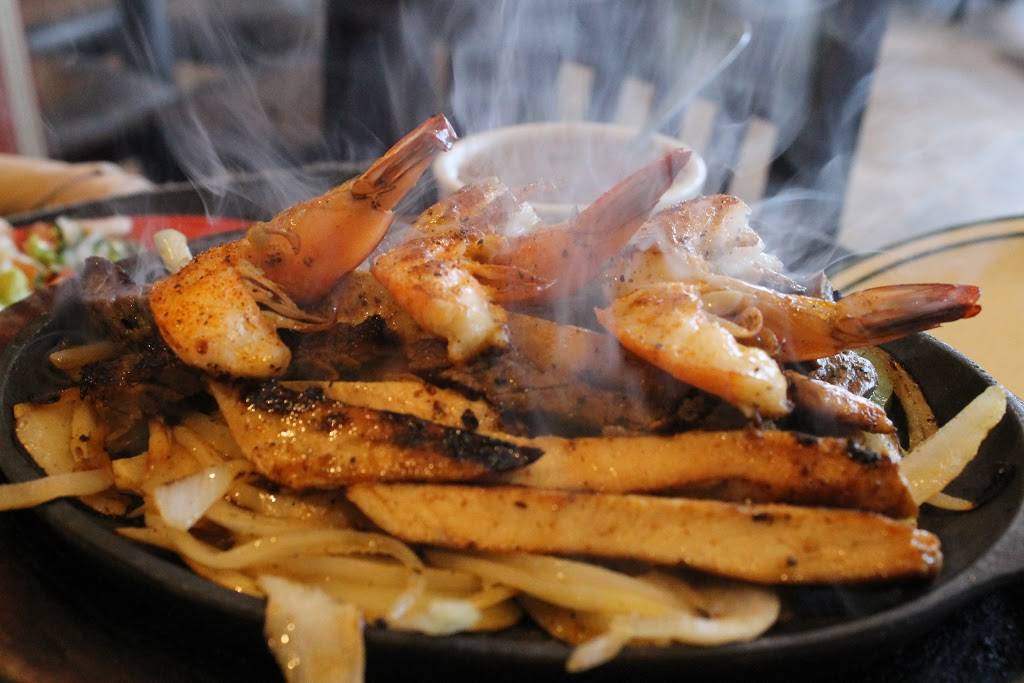 San Lorenzo Mexican Restaurant & Cantina | restaurant | 3202 Marina Bay Dr G, Kemah, TX 77565, USA | 2815354776 OR +1 281-535-4776