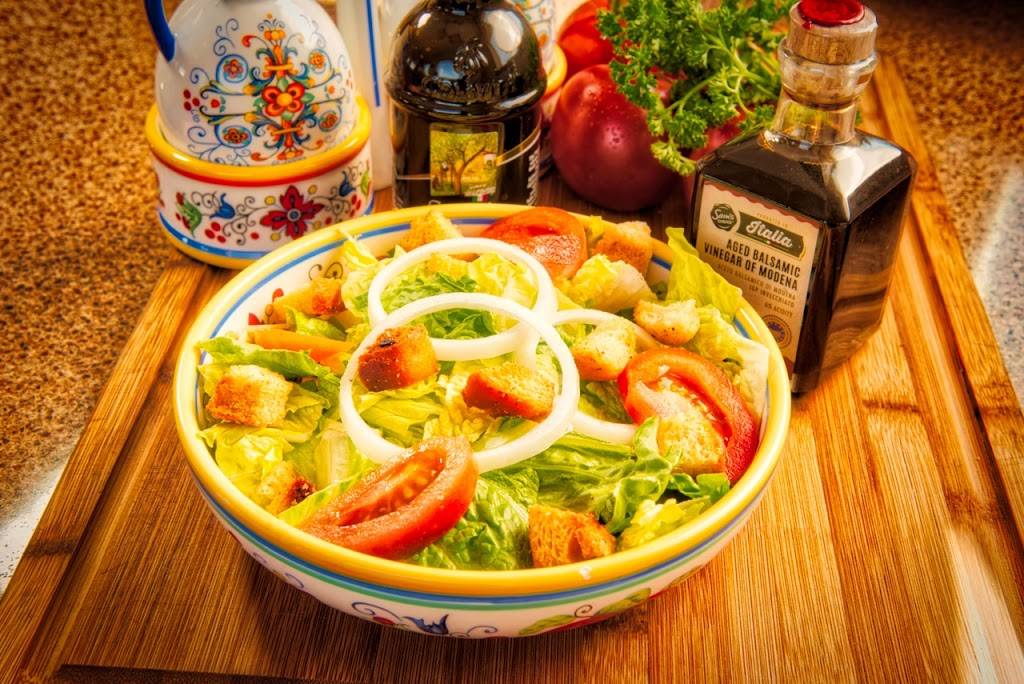 Pats Pizzeria | restaurant | 1963 Kingdom Plaza, Waterloo, NY 13165, USA | 3155393434 OR +1 315-539-3434