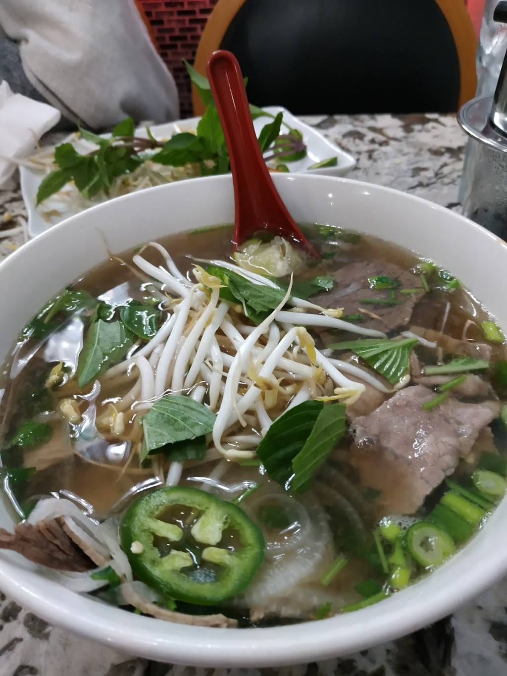 Pho Anh Dao | restaurant | 1915 18th St NW, Washington, DC 20009, USA | 2022321800 OR +1 202-232-1800