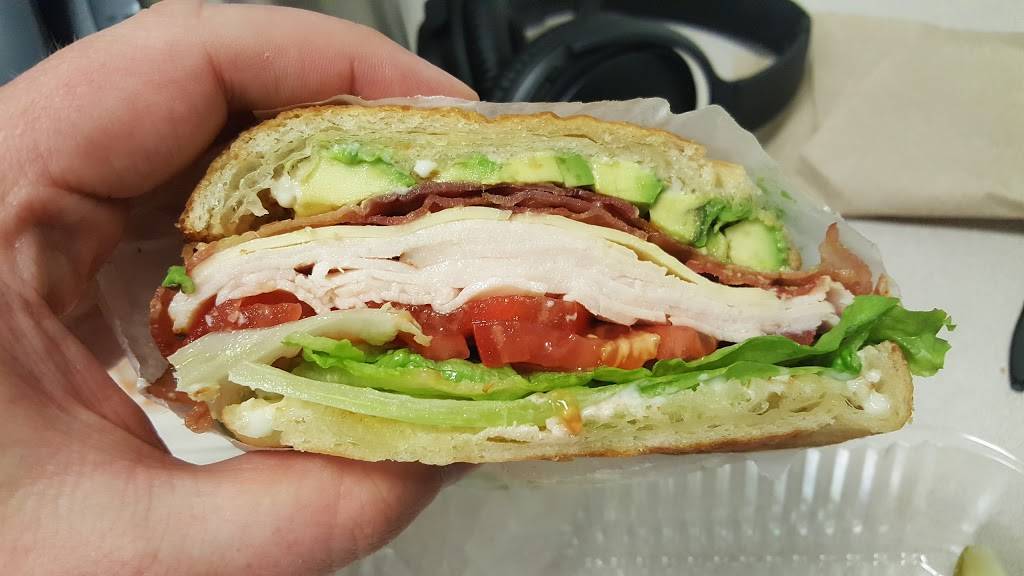 On a Roll | restaurant | 1 Preserve Pkwy # 140, Rockville, MD 20852, USA | 3012517784 OR +1 301-251-7784