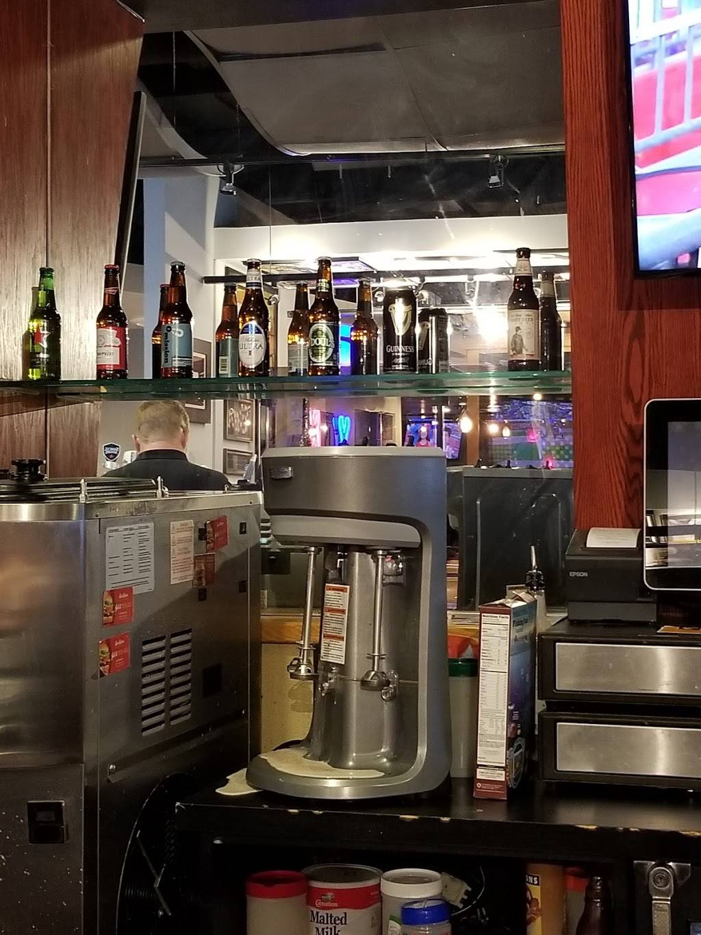 Red Robin Gourmet Burgers and Brews | restaurant | 6420 Grand Ave, Gurnee, IL 60031, USA | 8478550001 OR +1 847-855-0001