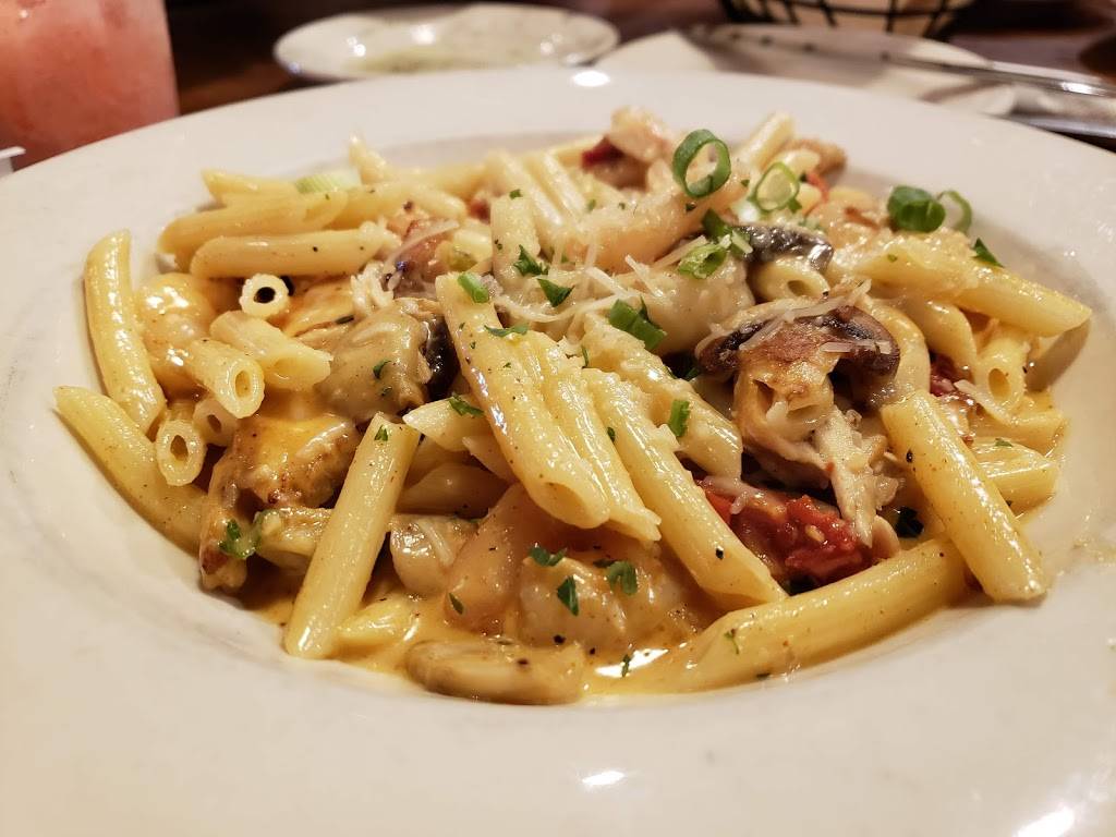 Johnny Carinos | restaurant | 1201 Airway Blvd, El Paso, TX 79925, USA | 9157787771 OR +1 915-778-7771