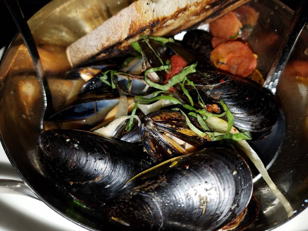 Aqua Blu Kitchen & Cocktails | restaurant | 3410 NJ-37, Toms River, NJ 08753, USA | 7322701180 OR +1 732-270-1180