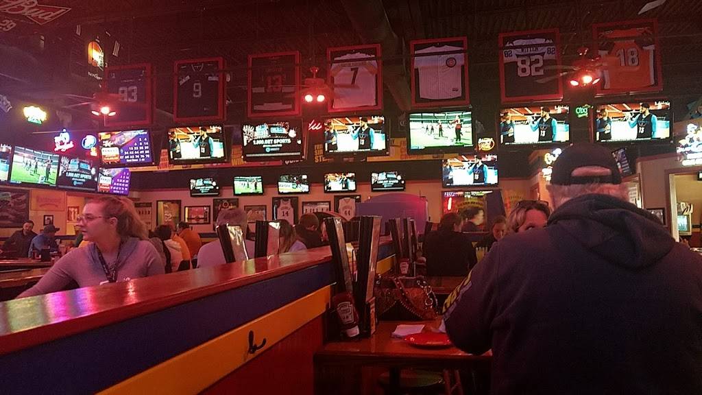 Frickers | restaurant | 1005 N Clinton St, Defiance, OH 43512, USA | 4197829464 OR +1 419-782-9464