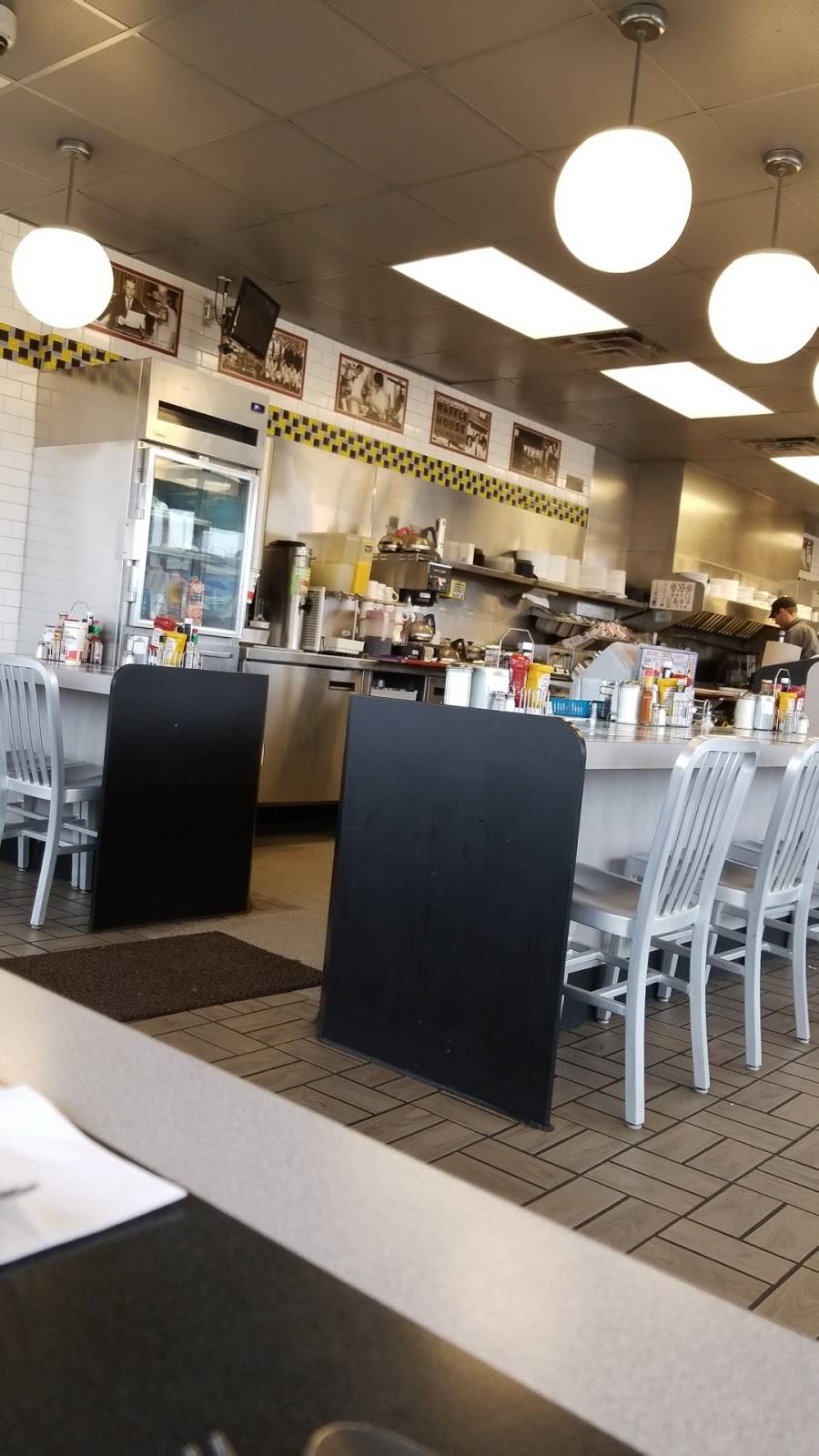 Waffle House | meal takeaway | 2321 -S TN-46, Dickson, TN 37055, USA | 6154411123 OR +1 615-441-1123