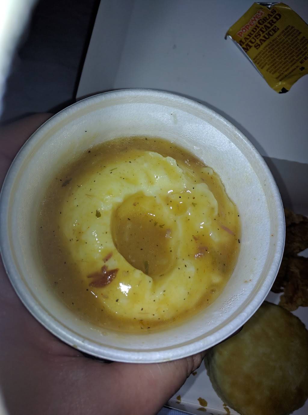 Popeyes Louisiana Kitchen | restaurant | 7606 Guilbeau Rd, San Antonio, TX 78250, USA | 2105097444 OR +1 210-509-7444