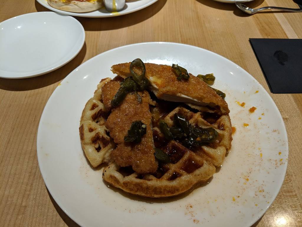 Walnut Grill Robinson | restaurant | 1210 Settlers Ridge Center Dr, McKees Rocks, PA 15136, USA | 4127472100 OR +1 412-747-2100