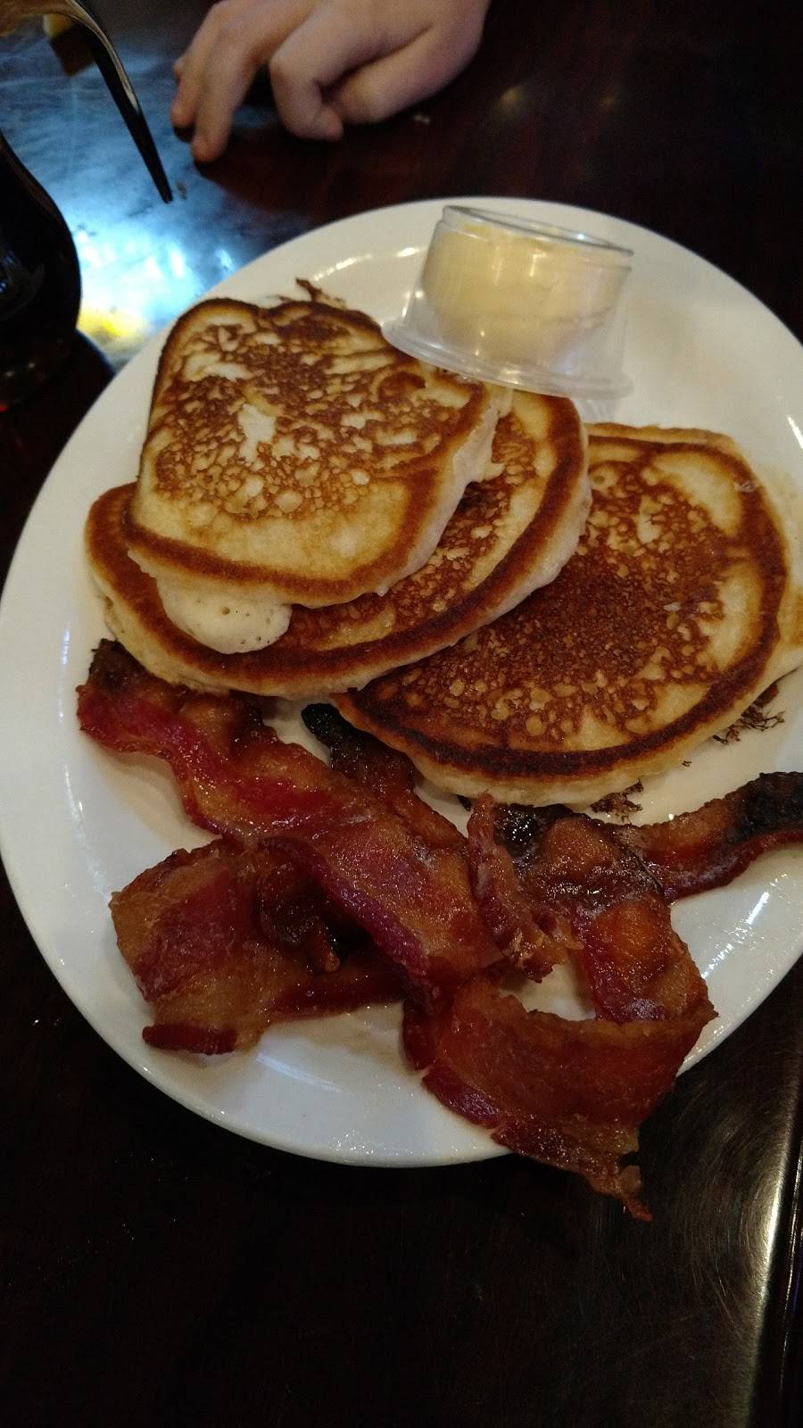 Clubhouse Grill | restaurant | 14175 W Indian School Rd C01, Goodyear, AZ 85395, USA | 6235354857 OR +1 623-535-4857