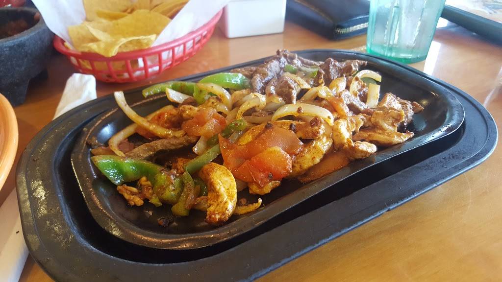 El Toro Mexican Restaurant | restaurant | 10901 Douglas Dr N, Champlin, MN 55316, USA | 7634259307 OR +1 763-425-9307