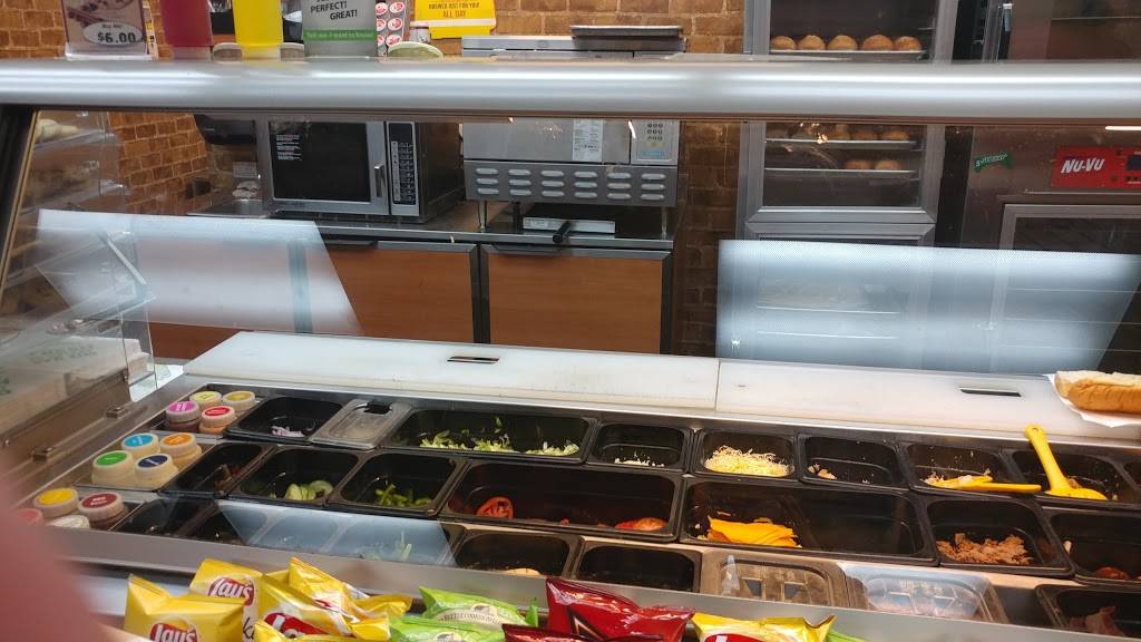 Subway Restaurants | restaurant | 679 Franklin Ave, Franklin Square, NY 11010, USA | 5168255191 OR +1 516-825-5191
