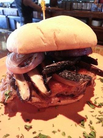 Loco Leprechaun Pub | restaurant | 24545 Center Ridge Rd, Westlake, OH 44145, USA | 4402505626 OR +1 440-250-5626