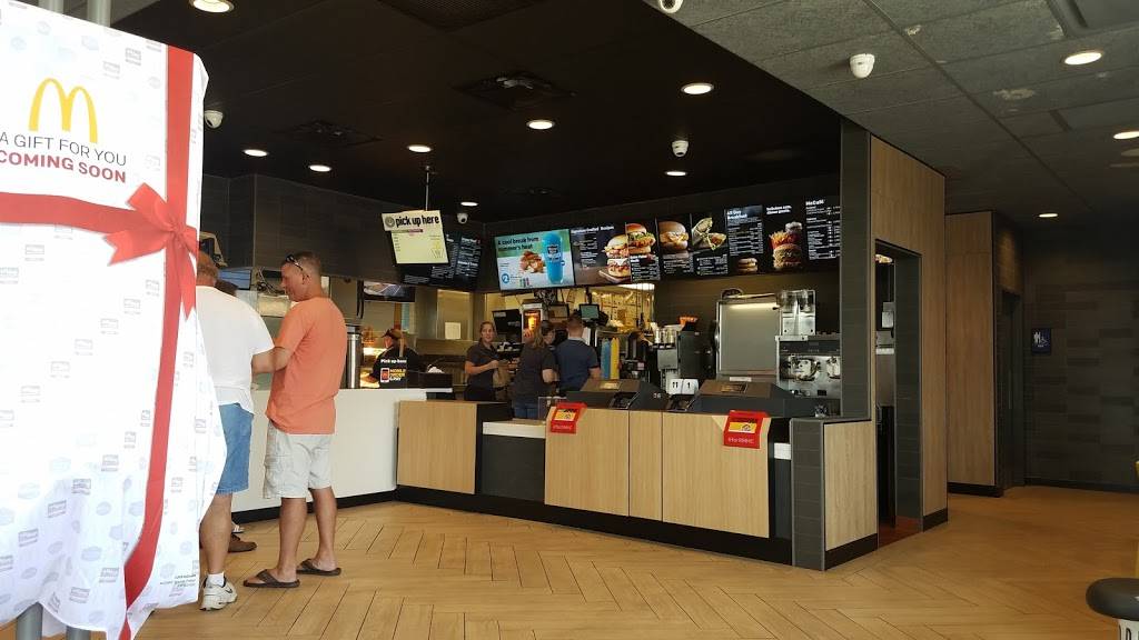 McDonalds | cafe | 932 S Lincoln Blvd, Hodgenville, KY 42748, USA | 2703585751 OR +1 270-358-5751