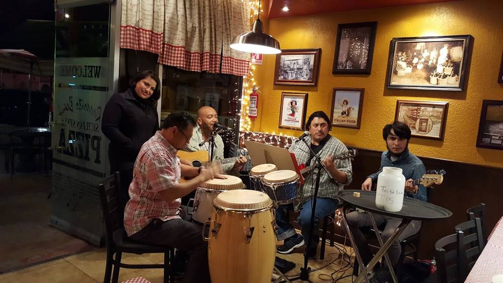 Rosarito Beach PIZZA | restaurant | Blvd. Benito Juárez 1506 B, Centro Carretera, 22710 Rosarito, B.C., Mexico | 016611002310 OR +52 661 100 2310