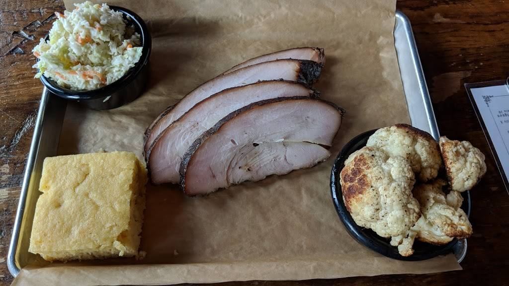 Smoked Kitchen & Tap | restaurant | 2025 Library Ave, Crozet, VA 22932, USA | 4342054881 OR +1 434-205-4881