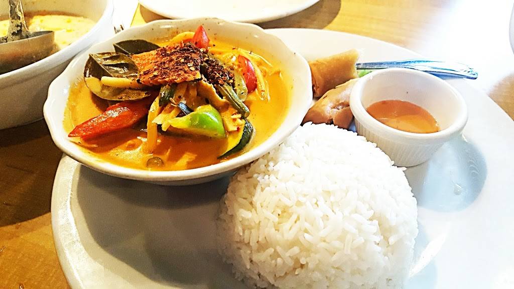 Tuk Tuk Thai Berkeley | restaurant | 2468 Shattuck Ave, Berkeley, CA 94704, USA | 5105406360 OR +1 510-540-6360