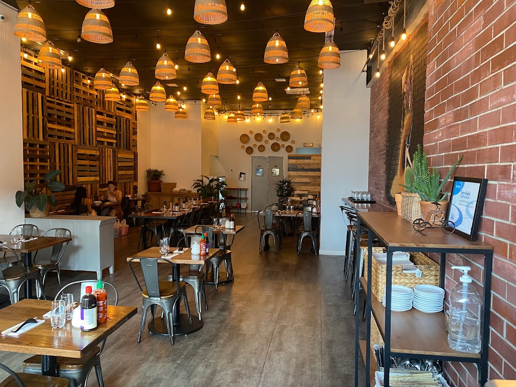 Pho and Roll Vietnamese Kitchen | restaurant | 216 N Highland Ave, Pittsburgh, PA 15206, USA | 4124042760 OR +1 412-404-2760