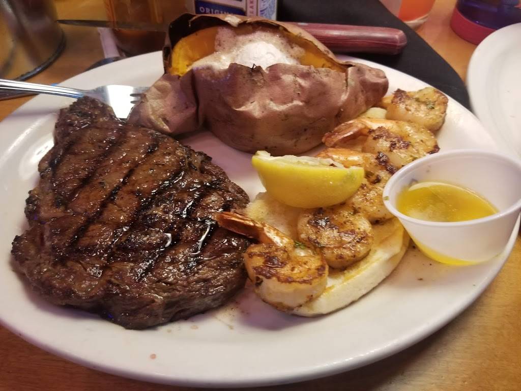 Texas Roadhouse | restaurant | 20201 13 Mile Rd, Roseville, MI 48066, USA | 5862940838 OR +1 586-294-0838