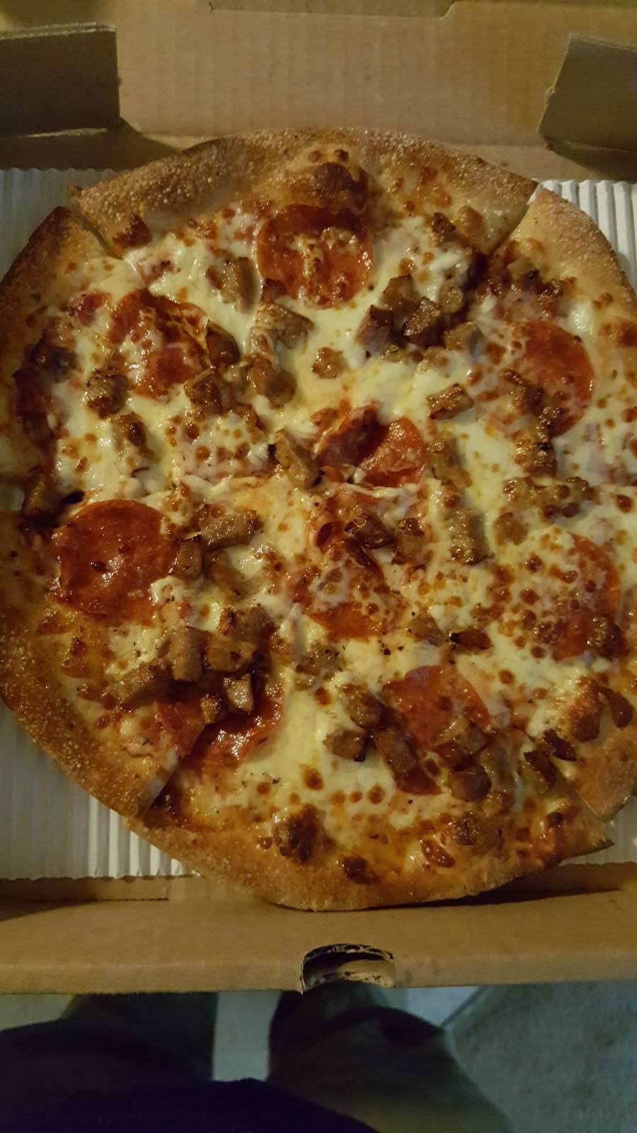 Uncle Maddios Pizza | restaurant | 2052 Town Center Blvd, Knoxville, TN 37922, USA | 8656922426 OR +1 865-692-2426