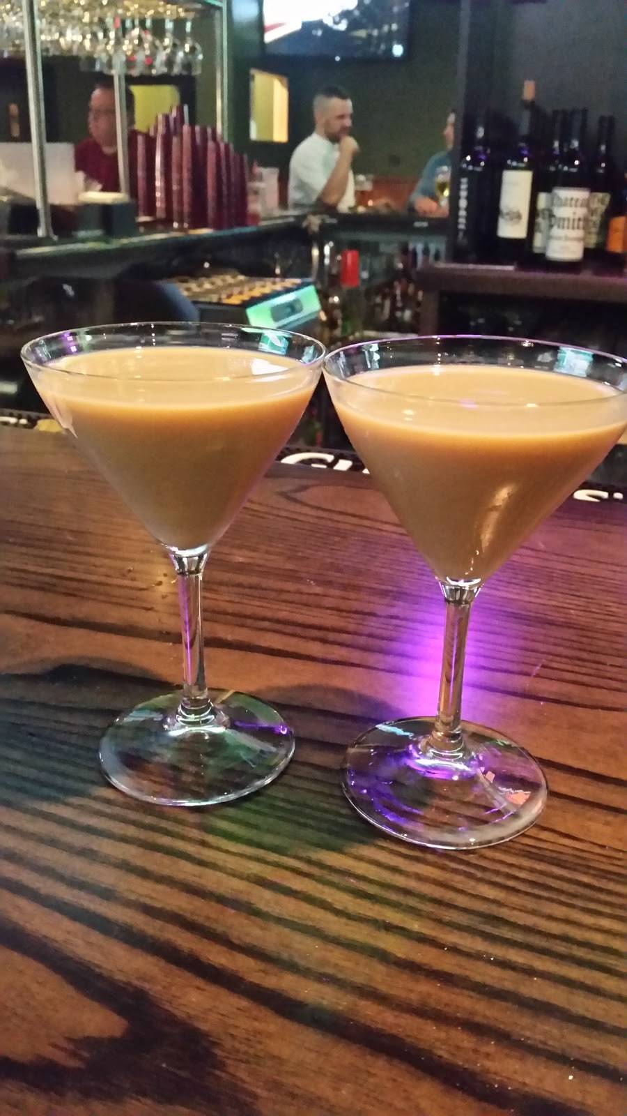 Donohues Bar and Grill | restaurant | 87 Bigelow Ave, Watertown, MA 02472, USA | 6179244900 OR +1 617-924-4900