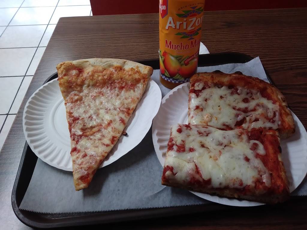 Ginos Pizza | restaurant | 81 Catherine St, New York, NY 10038, USA | 2129644533 OR +1 212-964-4533