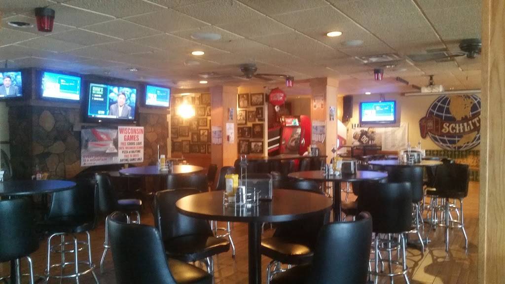 Brewskis Sports Club | restaurant | 304 N 76th St, Milwaukee, WI 53213, USA | 4144750500 OR +1 414-475-0500