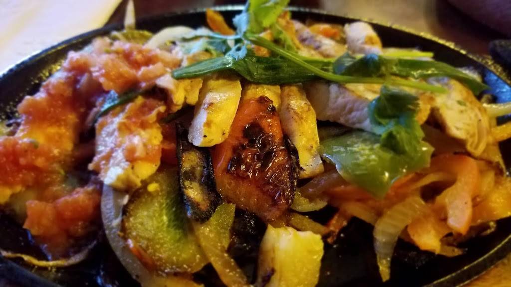 El Patron Mexican Grill and Entertainment | restaurant | 2524 E Florida Ave, Hemet, CA 92544, USA | 9516524545 OR +1 951-652-4545