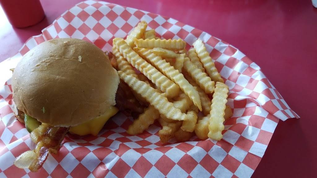 Andys Drive-In | restaurant | 2929 Roosevelt Rd, Kenosha, WI 53143, USA | 2626582067 OR +1 262-658-2067