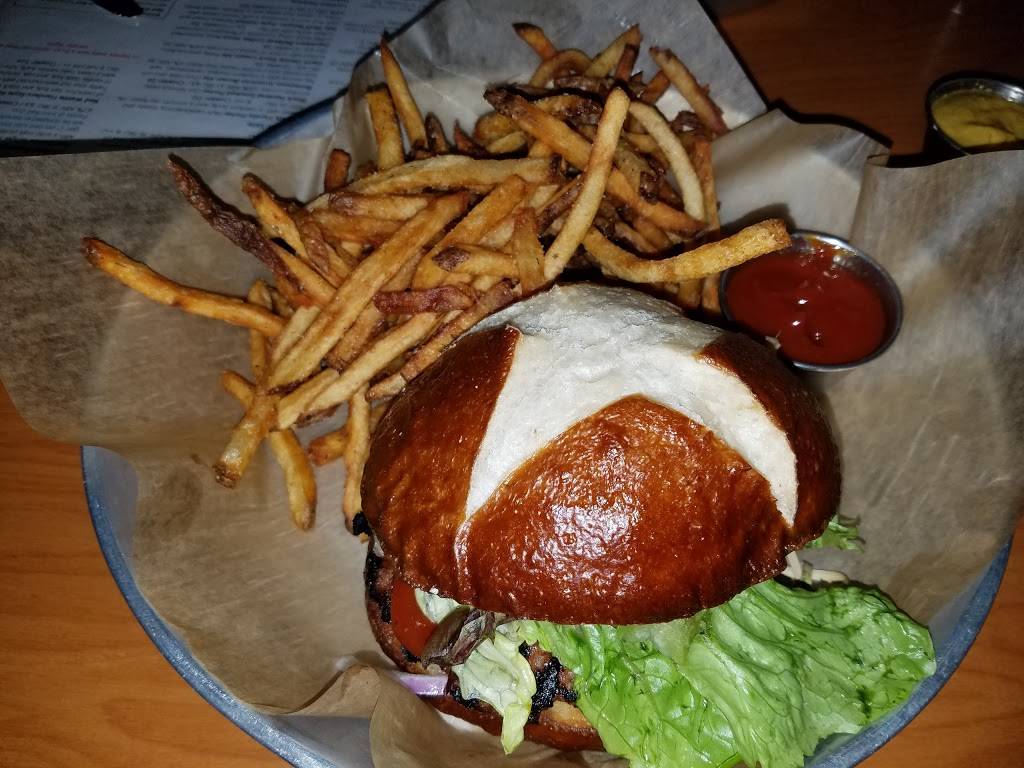 Harmony Hall | restaurant | 401 Stocking Ave NW, Grand Rapids, MI 49504, USA | 6162339186 OR +1 616-233-9186