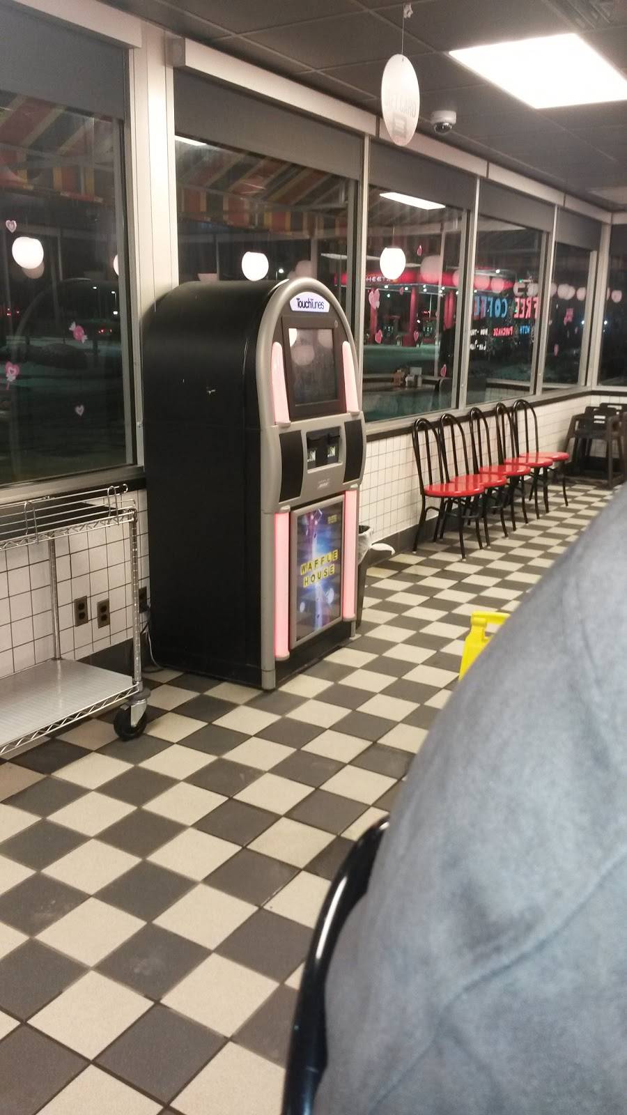 Waffle House | meal takeaway | 2725 Salt Springs Rd, Girard, OH 44420, USA | 3305301642 OR +1 330-530-1642