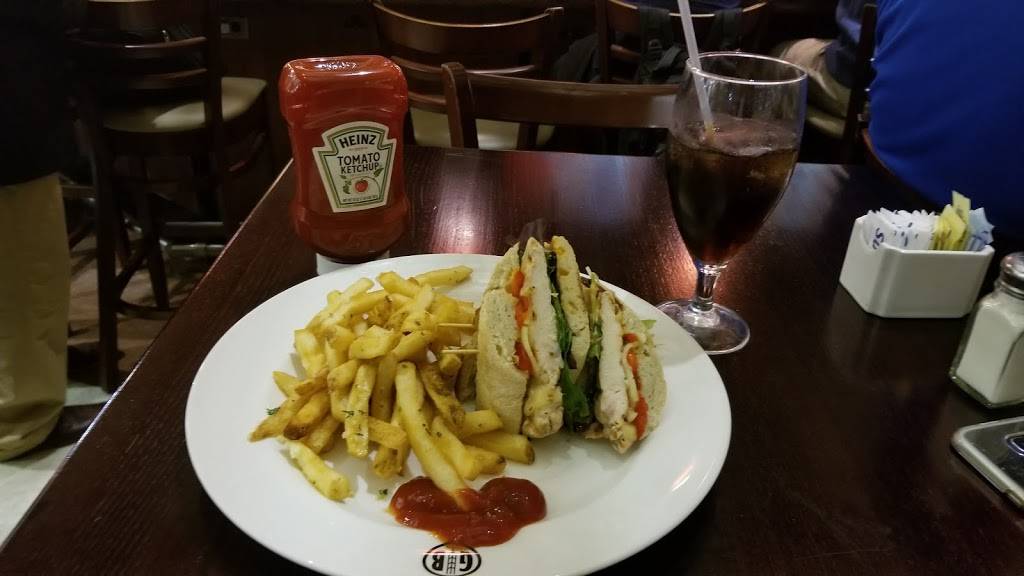 Gordon Biersch | restaurant | 3155 Worldgateway Pl, Detroit, MI 48242, USA | 7349410592 OR +1 734-941-0592