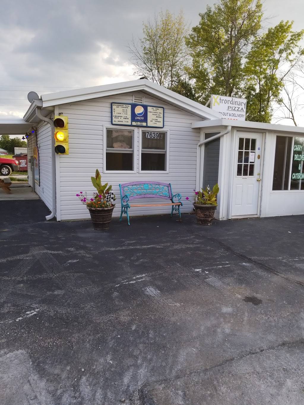 Xtrordinary Pizza | restaurant | 7639 Southeastern Ave, Indianapolis, IN 46239, USA | 3178622960 OR +1 317-862-2960