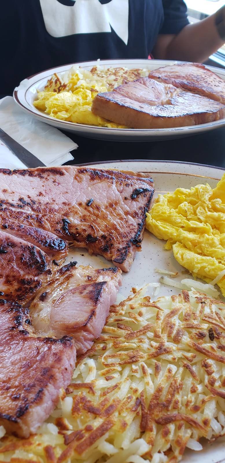 Moms Family Diner (Bixby) | restaurant | 13163 S Memorial Dr, Bixby, OK 74008, USA | 9183948800 OR +1 918-394-8800