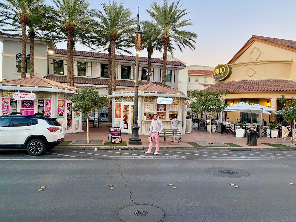 Two Hands Corn Dogs | meal takeaway | 6649 Las Vegas Blvd S K1, Las Vegas, NV 89119, USA | 7024622178 OR +1 702-462-2178