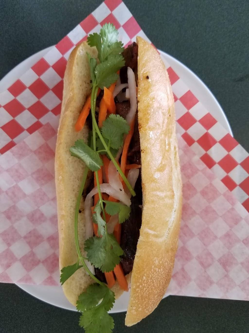 Golden Thai Kitchen | restaurant | 1820 N 75th Ave #110, Phoenix, AZ 85035, USA | 6238499301 OR +1 623-849-9301