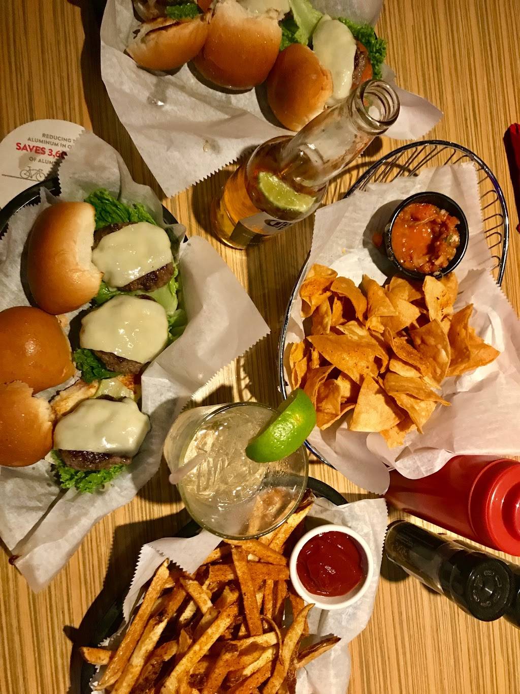 The Social Bar + Kitchen | restaurant | 208 Bank St, New London, CT 06320, USA | 8604426900 OR +1 860-442-6900