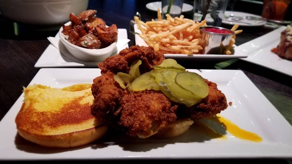 Summit Grill | restaurant | 520 W 75th St, Kansas City, MO 64114, USA | 8163619788 OR +1 816-361-9788