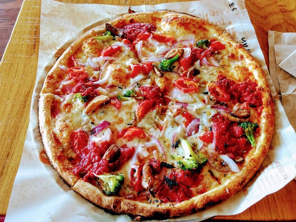 Blaze Pizza | meal takeaway | 685 Coleman Ave, San Jose, CA 95110, USA | 4082737186 OR +1 408-273-7186
