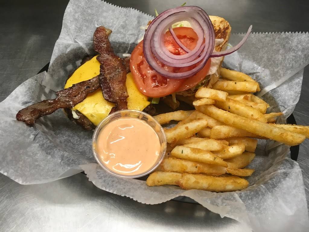 Eagles Nest Sports Bar-Grill | restaurant | 1914 Campbell Rd, La Crosse, WI 54601, USA | 6087823969 OR +1 608-782-3969