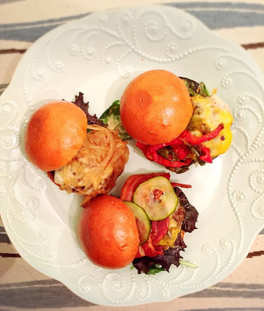 Jordan Snack Bar & Burger | meal takeaway | 4419A Broadway, New York, NY 10040, USA | 6466785139 OR +1 646-678-5139