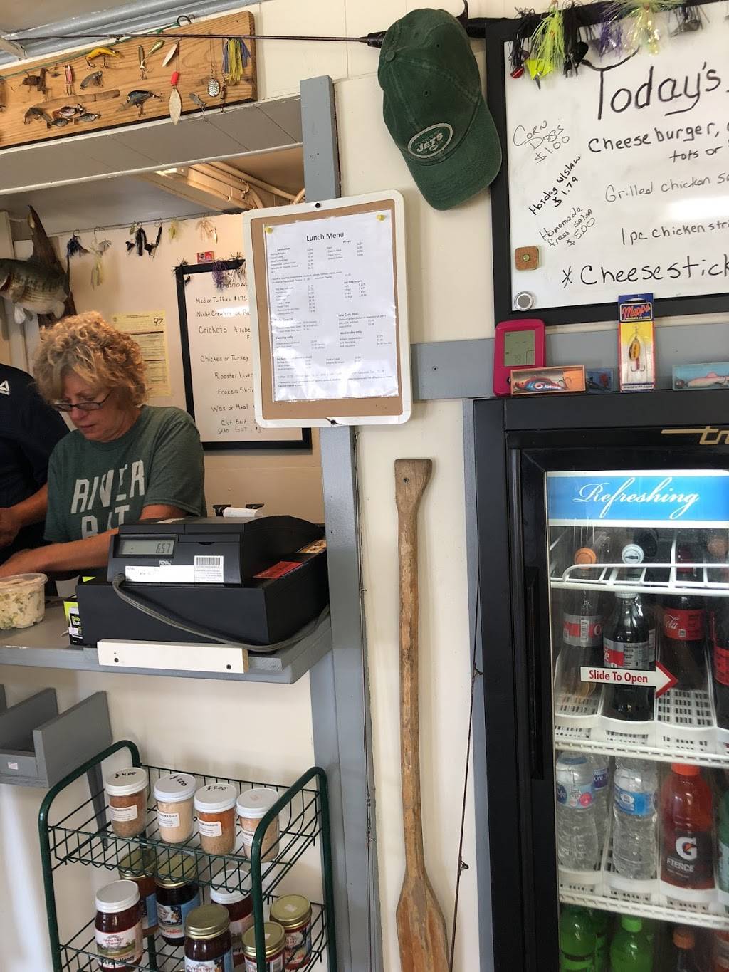 Bait An Twine Snacks | restaurant | 85 Tennessee Ave N, Parsons, TN 38363, USA | 7312571280 OR +1 731-257-1280