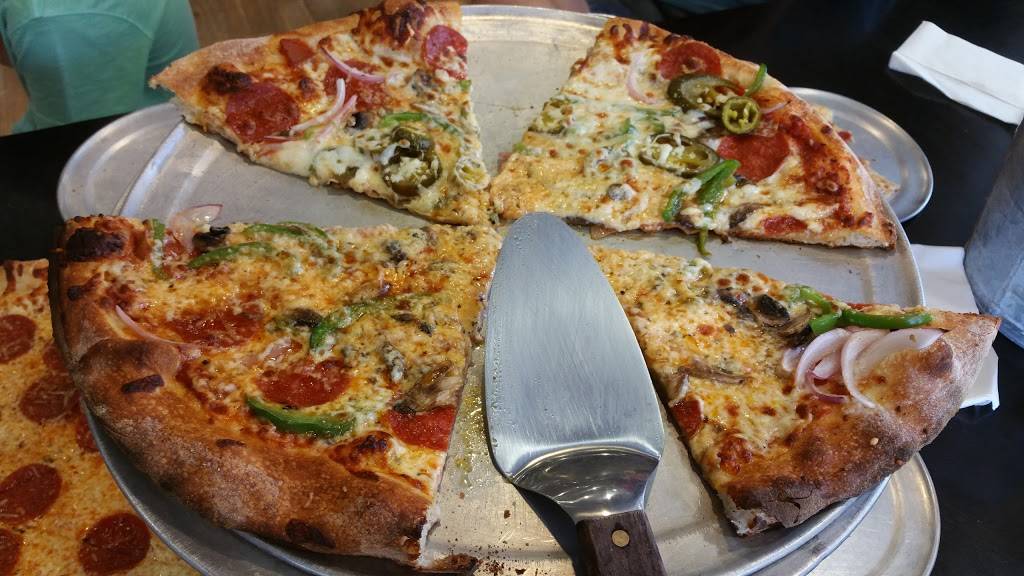 Natural Slice Pizza And Surf Shop | restaurant | 75 Amelia Village Cir, Fernandina Beach, FL 32034, USA | 9044914115 OR +1 904-491-4115